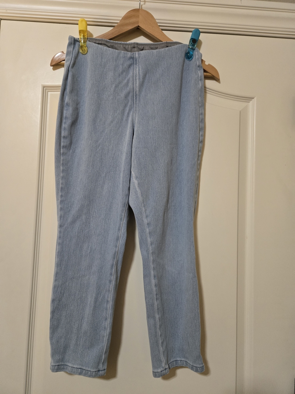 Belle by Kim Gravel Light Blue Cropped Straight Jeans Pull On Stretchy